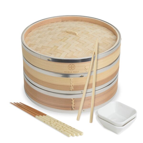 bamboo steamer for cooking dinner at home